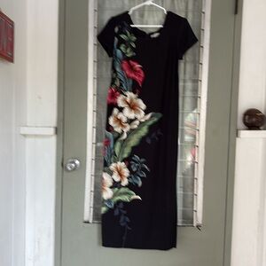 Vintage Iolani Muu'muu With Design